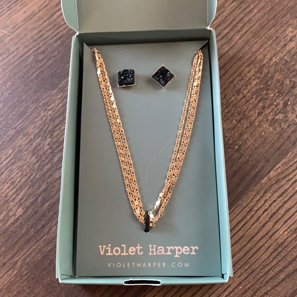 Violet Harper Isla Chain Necklace and Earrings - Picture 4 of 5